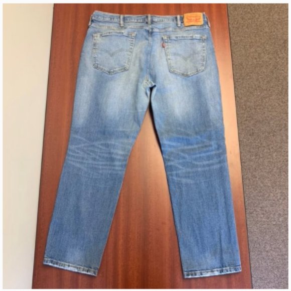 Men's 541 Levis High Rise Mom Jeans - Picture 5 of 7